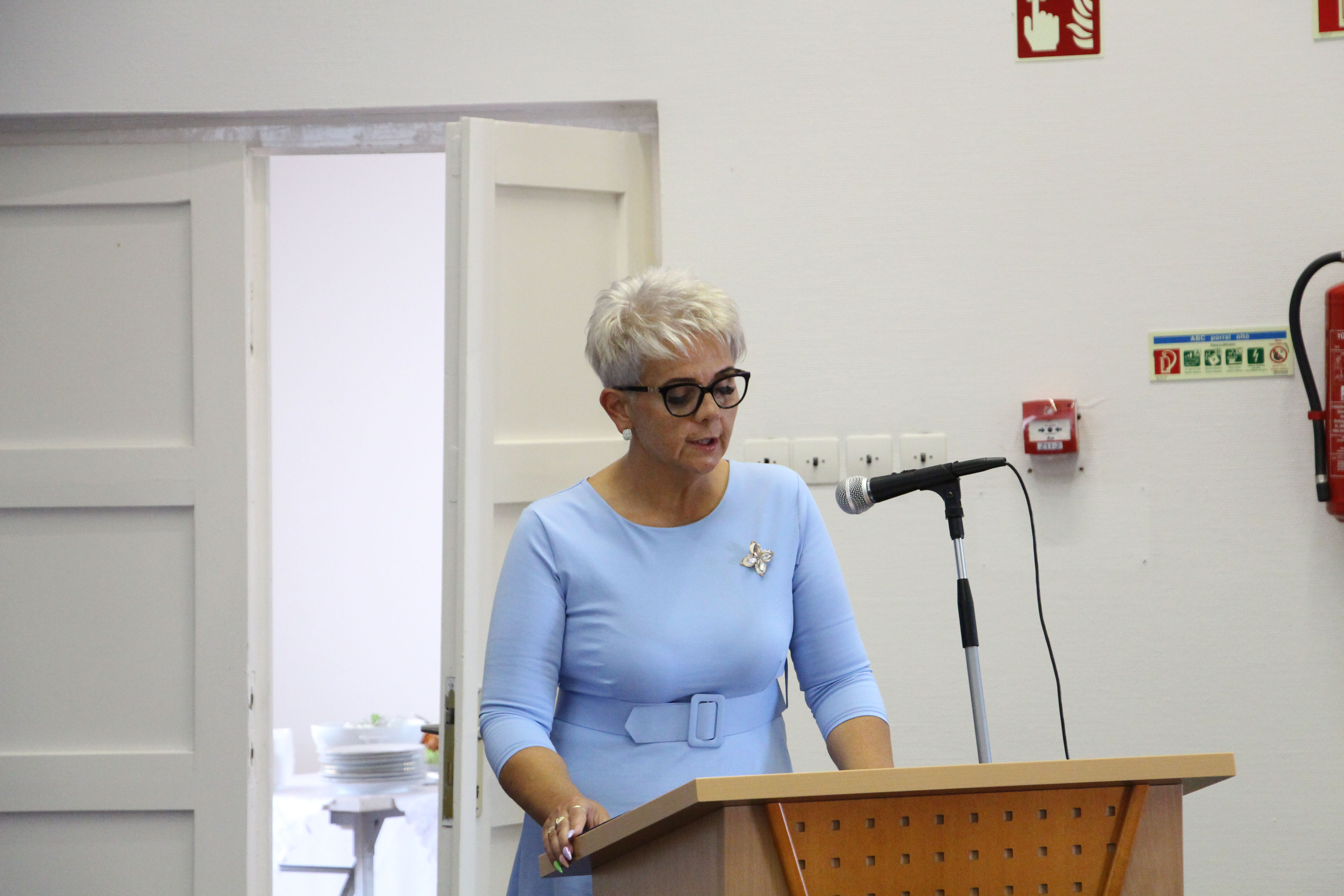 Bereiné dr. Jakab Beáta főigazgató 